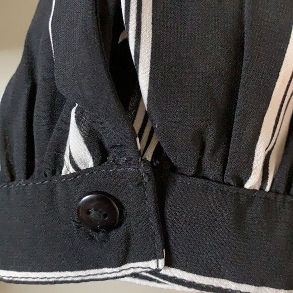 Japna Blue & white striped blouse open back with tie at bottom cropped length XS - Picture 3 of 5